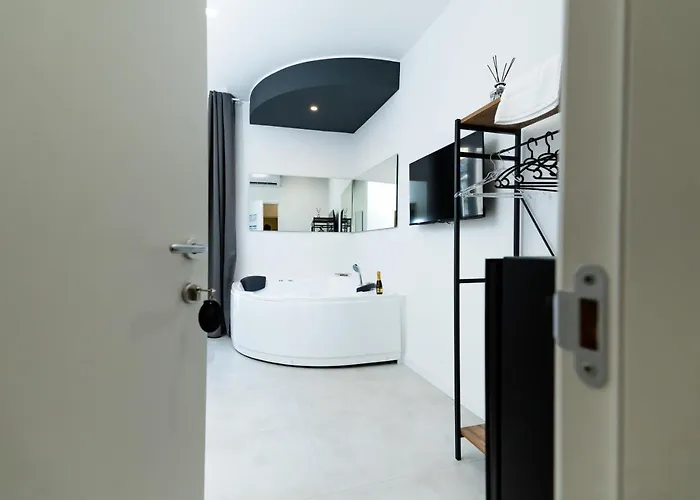 Oda ve Kahvaltı Pane E Pomodoro